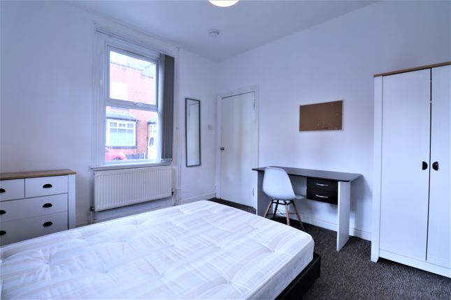 4 bed end terrace house