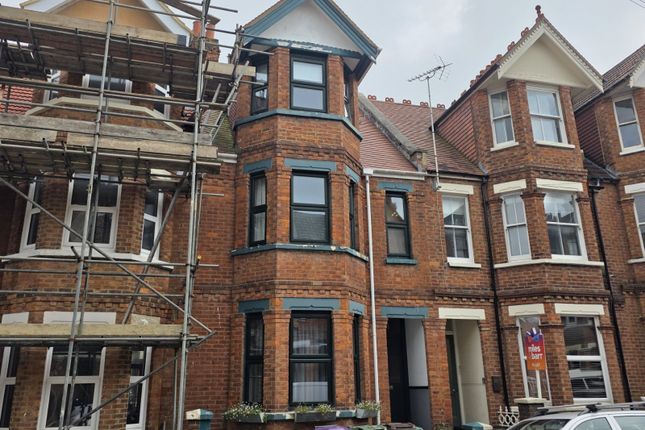 Radnor Park Crescent, Folkestone, CT19 4 bed terraced house for sale