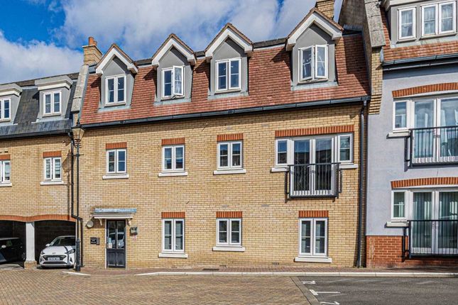 Roche Close, Rochford, SS4 2 bed flat for sale