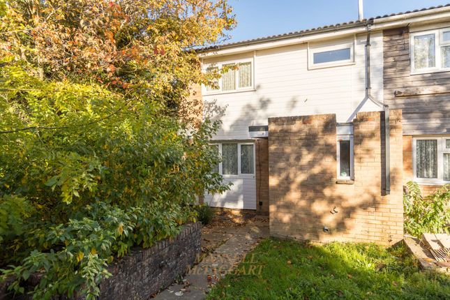 Apsley Court, Crawley RH11 3 bed terraced house for sale