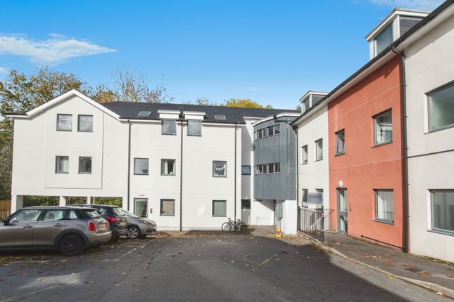 Studio flat for sale