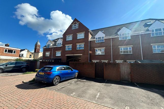 4 bedroom town house for sale