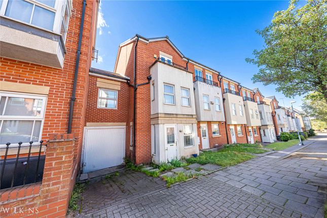 5 bedroom end of terrace house for sale