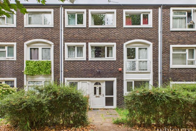 3 bedroom town house for sale
