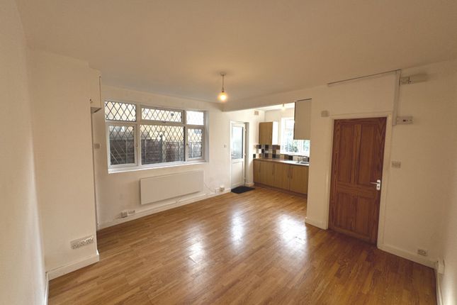 Hamilton Road, Feltham, TW13 3 bed semi
