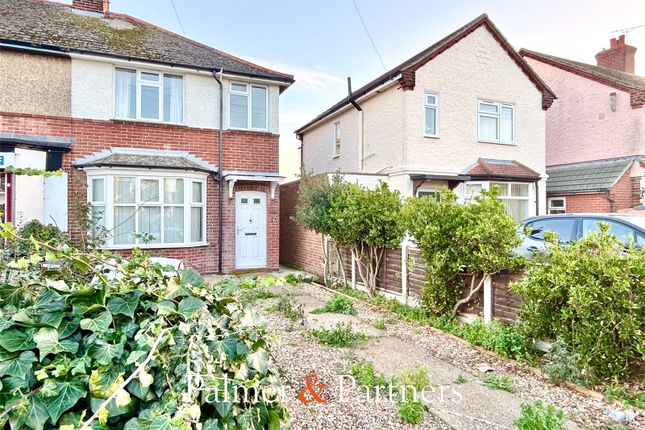 Main Road, Harwich, Essex, CO12 3 bed semi