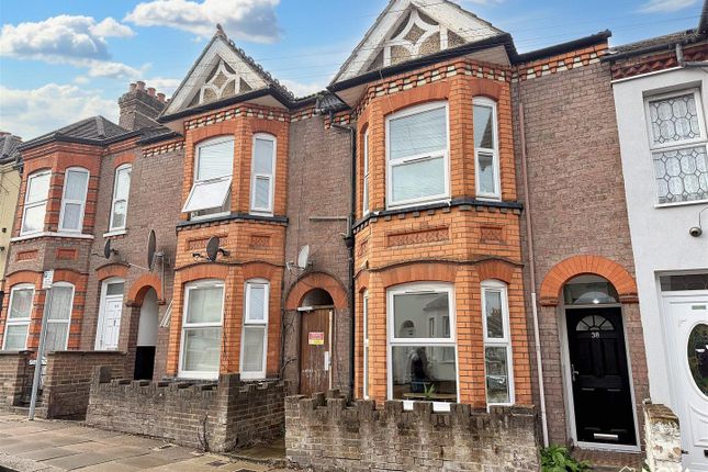 6 bed terraced house