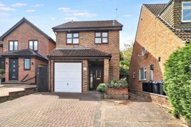 WOKING 3 bed detached house for sale