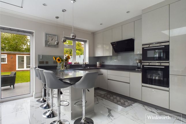 Fairfield Avenue, Middlesex HA8 3 bed semi