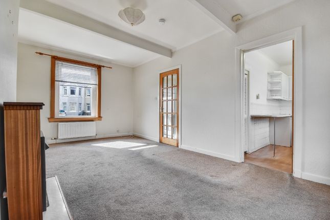 3 bedroom flat for sale