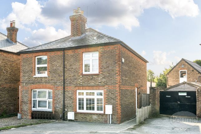 Portsmouth Road, Cobham, Surrey, KT11 2 bed semi
