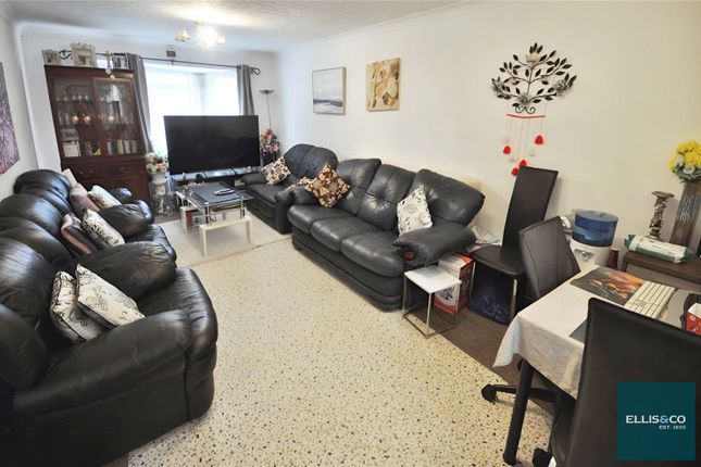 Wickliffe Avenue, Finchley, N3 2 bed apartment for sale