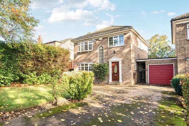 4 bed link detached house