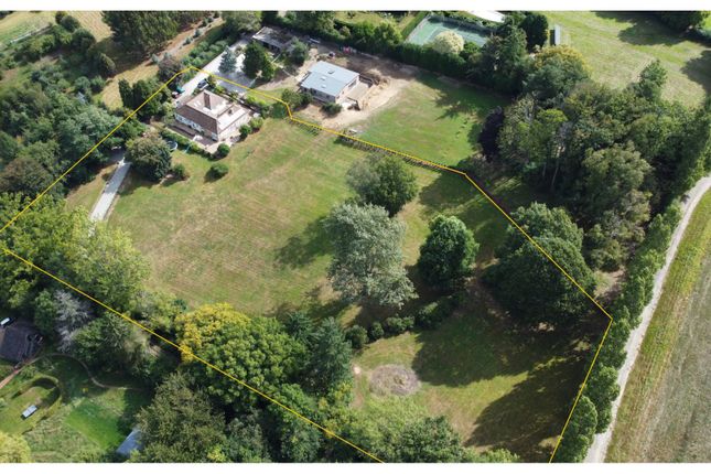 6 bedroom detached bungalow for sale