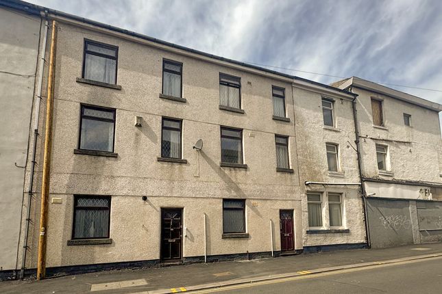 4 bed block of flats