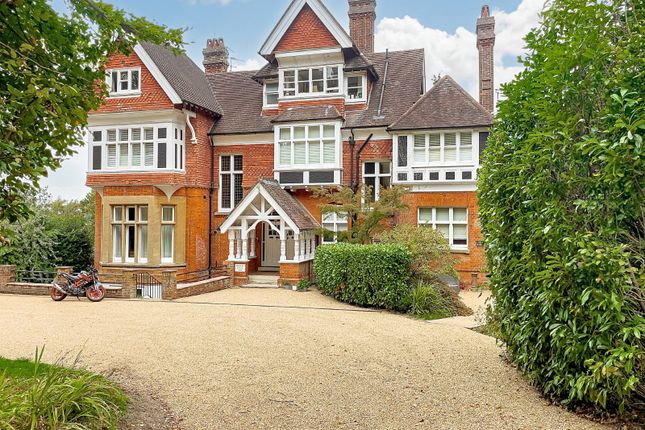 Broadwater Down, Kent TN2 3 bed apartment for sale