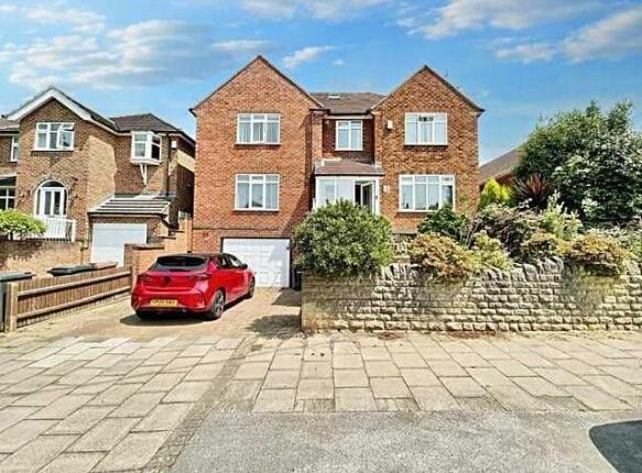 6 bed detached house