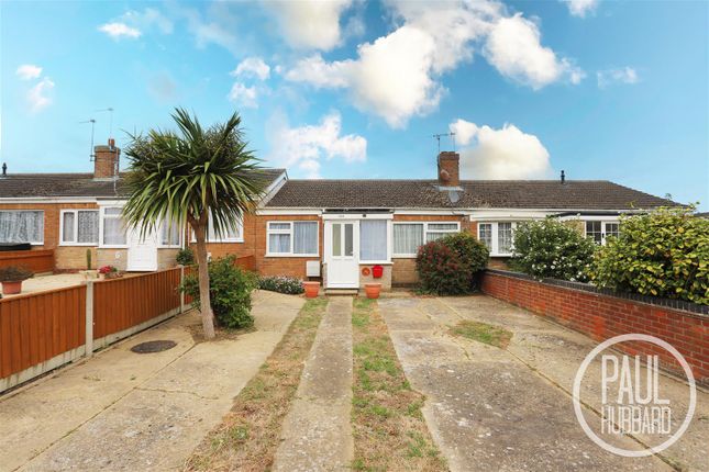 Lloyds Avenue, Kessingland, NR33 2 bed terraced bungalow for sale