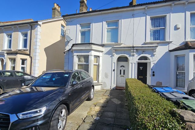 London SE25 2 bed flat for sale