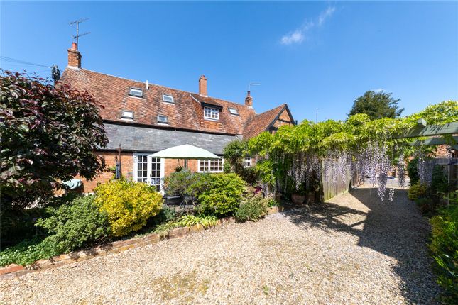 Silver Street, Newport Pagnell... 4 bed semi
