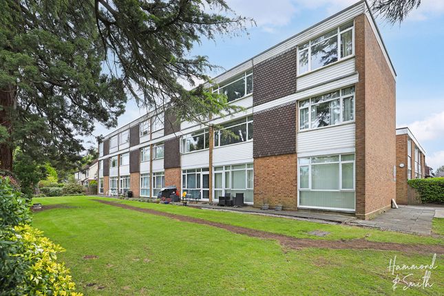 Tidys Lane, Epping CM16 2 bed flat for sale