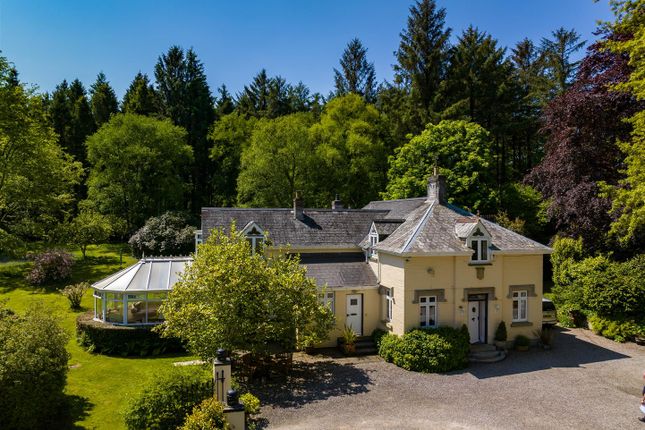 Washaway | Nr Wadebridge | North... 6 bed detached house for sale