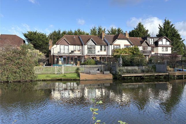 Waterside Mews, Guildford GU1 4 bed end of terrace house for sale