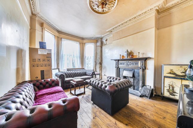 5 bedroom semi-detached house for sale