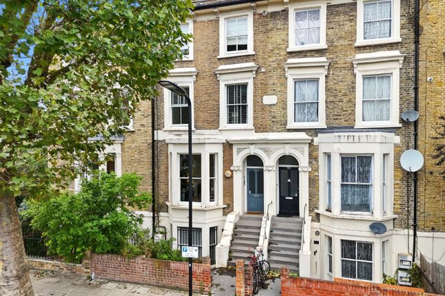 Lauriston Road, Victoria Park... 3 bed apartment for sale