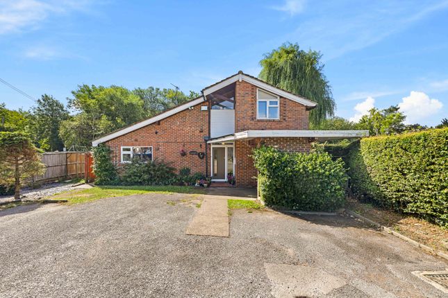 Reigate Road, Horley RH6 4 bed house for sale
