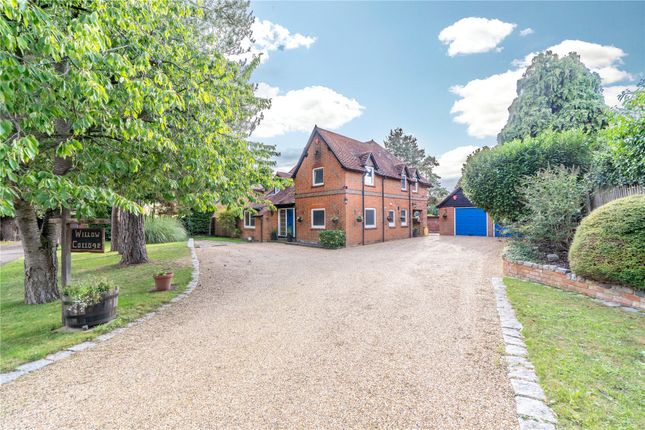 Bluebell Meadow, Winnersh, Wokingham... 5 bed detached house for sale