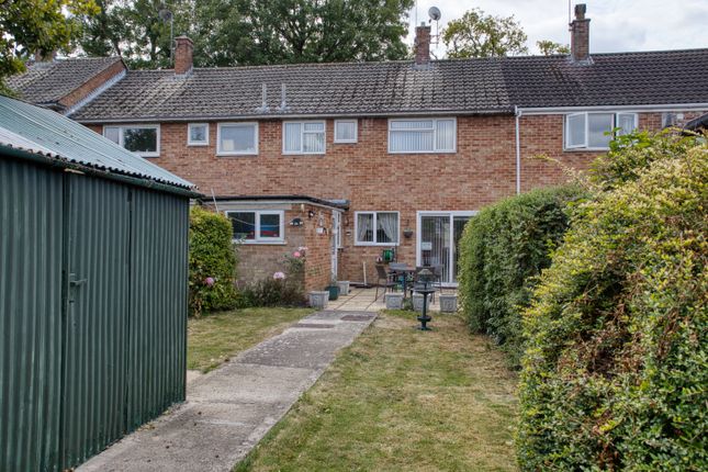 Cranmore Avenue, Swindon 3 bed terraced house for sale