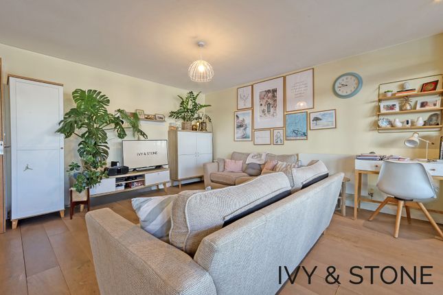 Western Beach Apartments, 36 Hanover... 2 bed apartment for sale