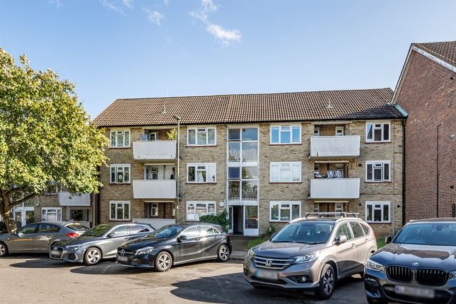 3 bedroom flat for sale