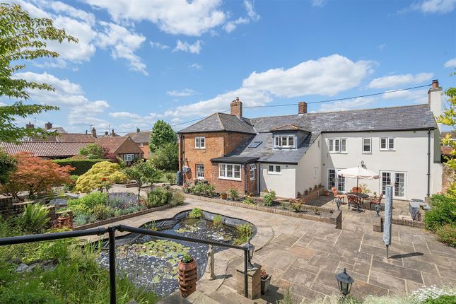 High Street, Worton 5 bed detached house for sale