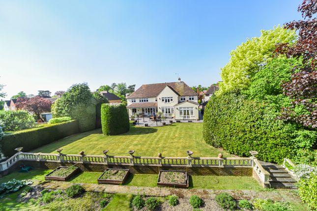Englefield Green TW20 5 bed detached house for sale