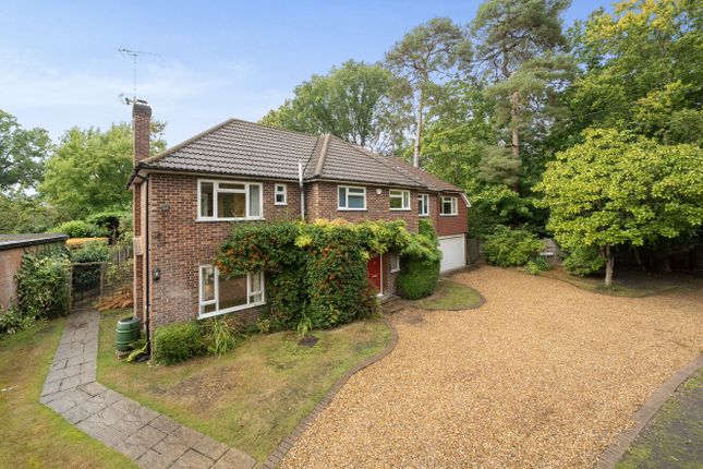 The Ridge, Surrey GU22 5 bed detached house for sale