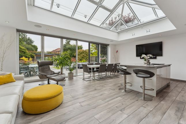 Winnersh, Wokingham RG41 5 bed detached house for sale