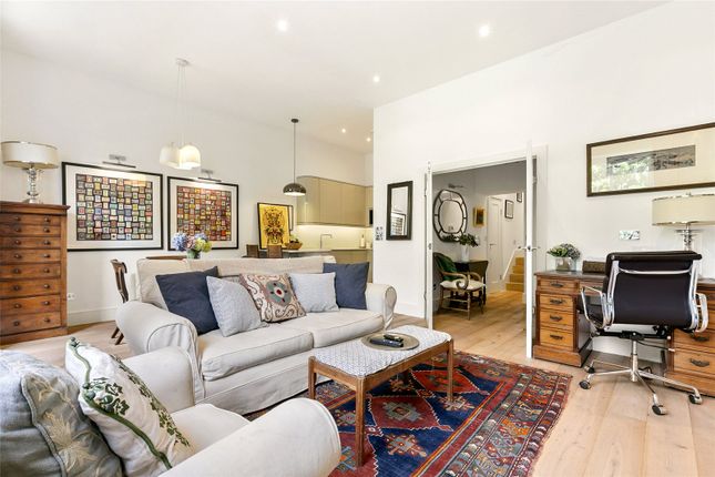 Queens Gardens, London, W2 2 bed apartment for sale
