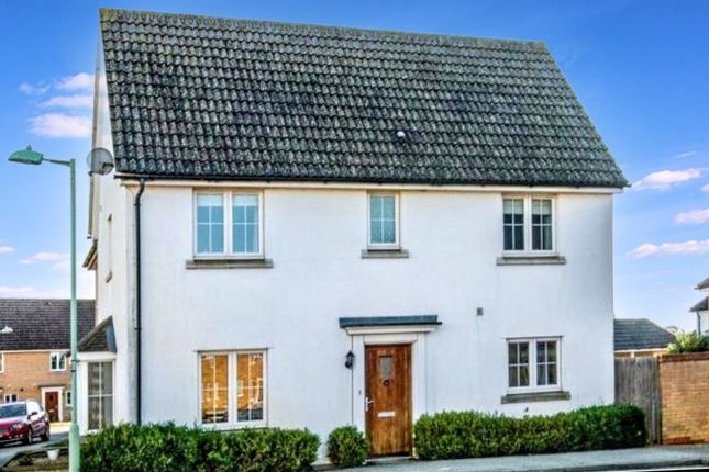 Harrier Way, Stowmarket, IP14 3 bed semi