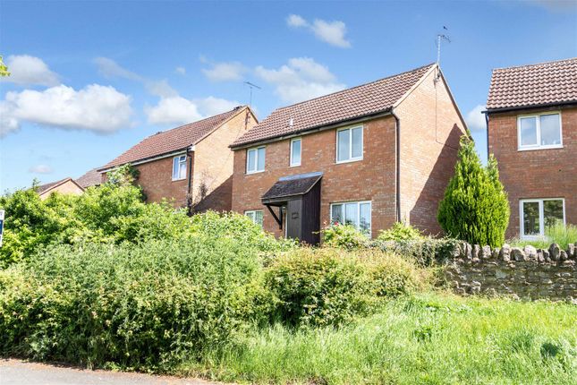 Abbey Road, Bradwell, Milton Keynes 3 bed detached house for sale