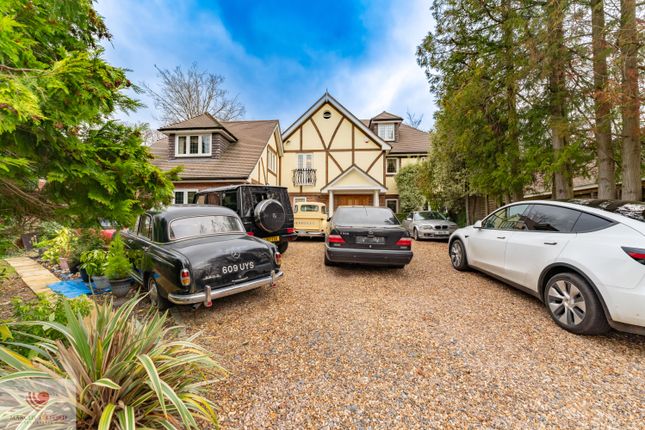 6 bed detached house