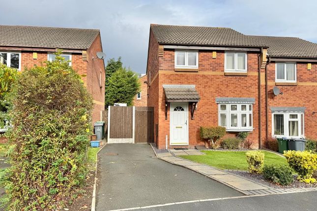 Horsecroft Drive, Squires Croft... 3 bed semi