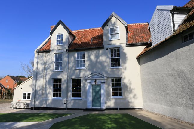 4 bed semi-detached house