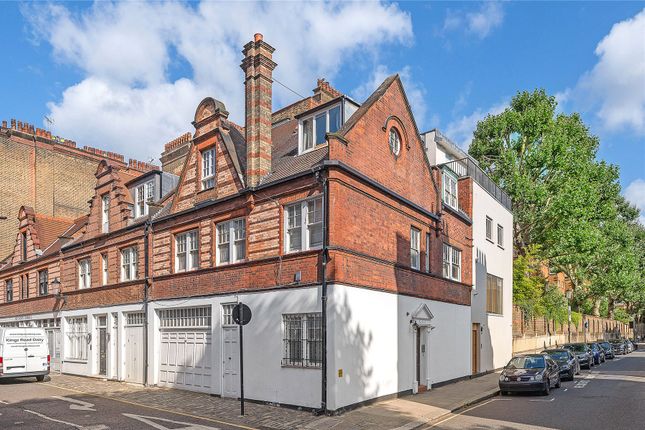 4 bedroom end of terrace house for sale