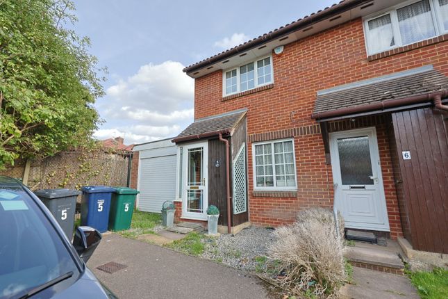 Pavilion Way, Edgware, Middlesex, HA8 2 bed end of terrace house for sale