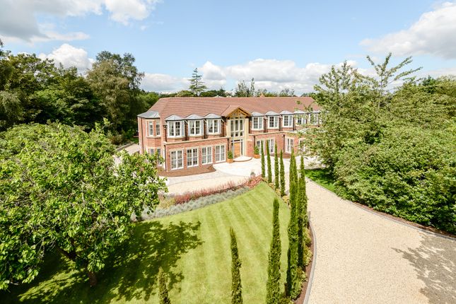 6 bedroom detached house for sale