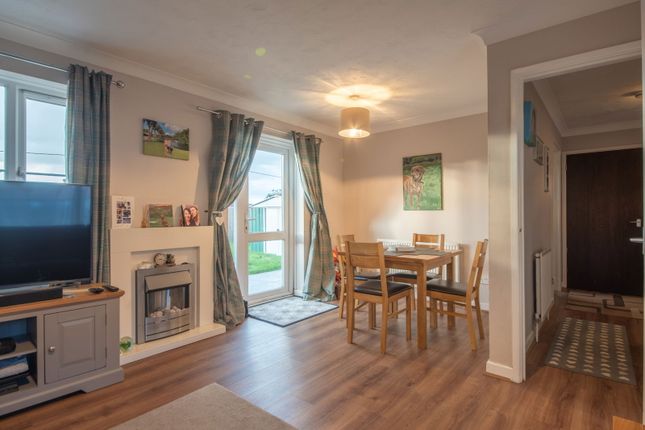 Stirling Way, Thatcham RG18 3 bed semi