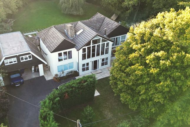 Imberhorne Lane, East Grinstead, RH19 5 bed detached house for sale