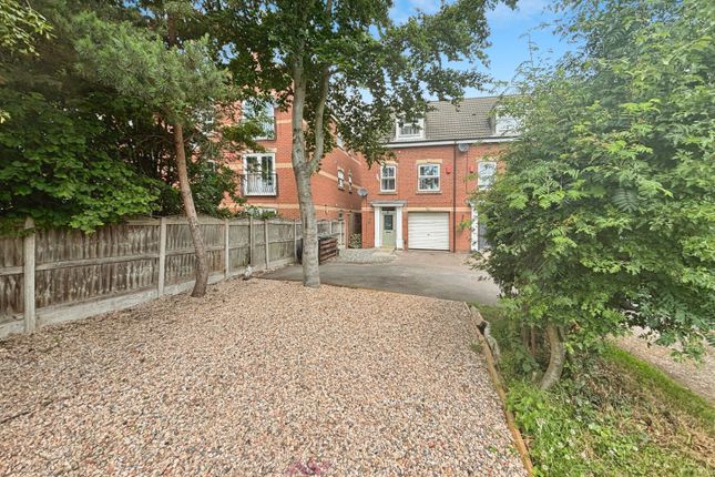 Fountains Close, Doncaster DN3 3 bed semi